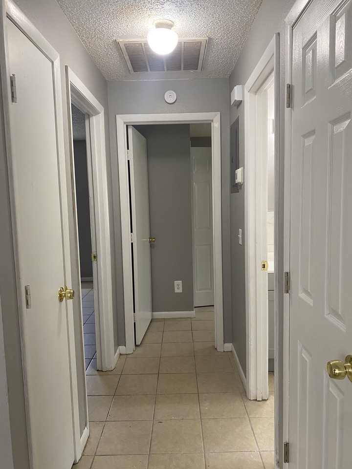 3935 Country Pl #D - Photo 6 of 15