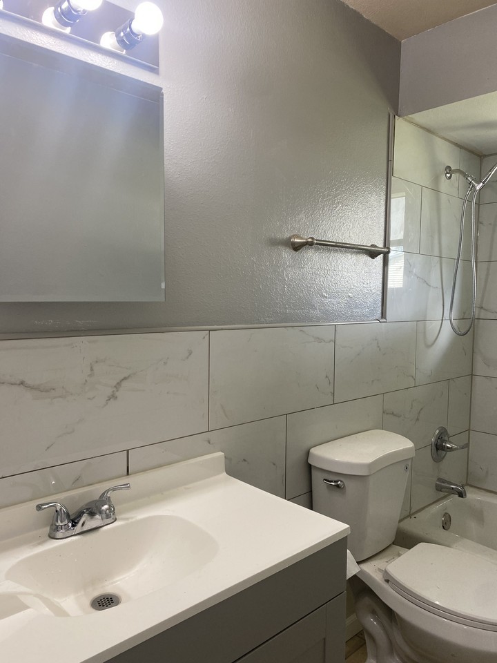 3935 Country Pl #D - Photo 7 of 15