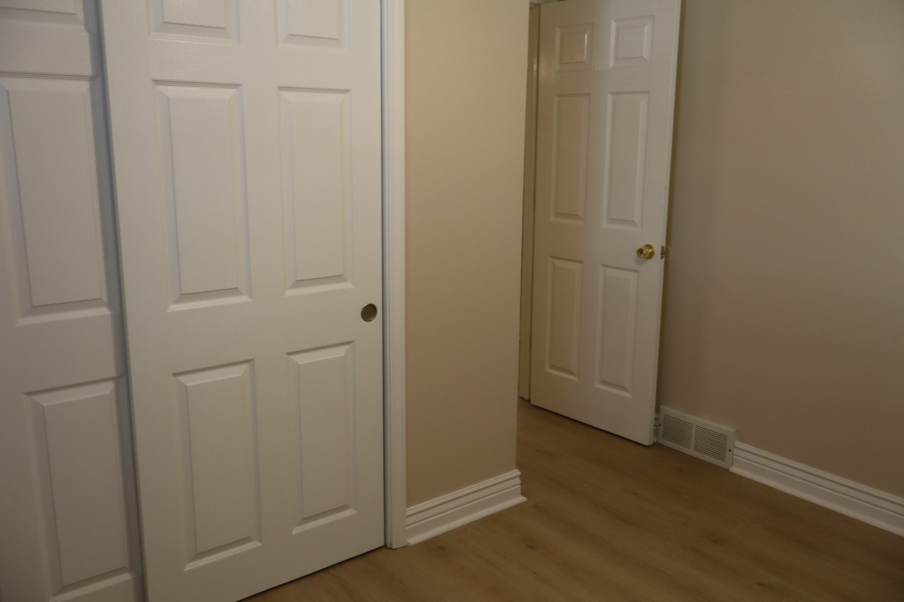 402 Watrous Ave #NA - Photo 4 of 21