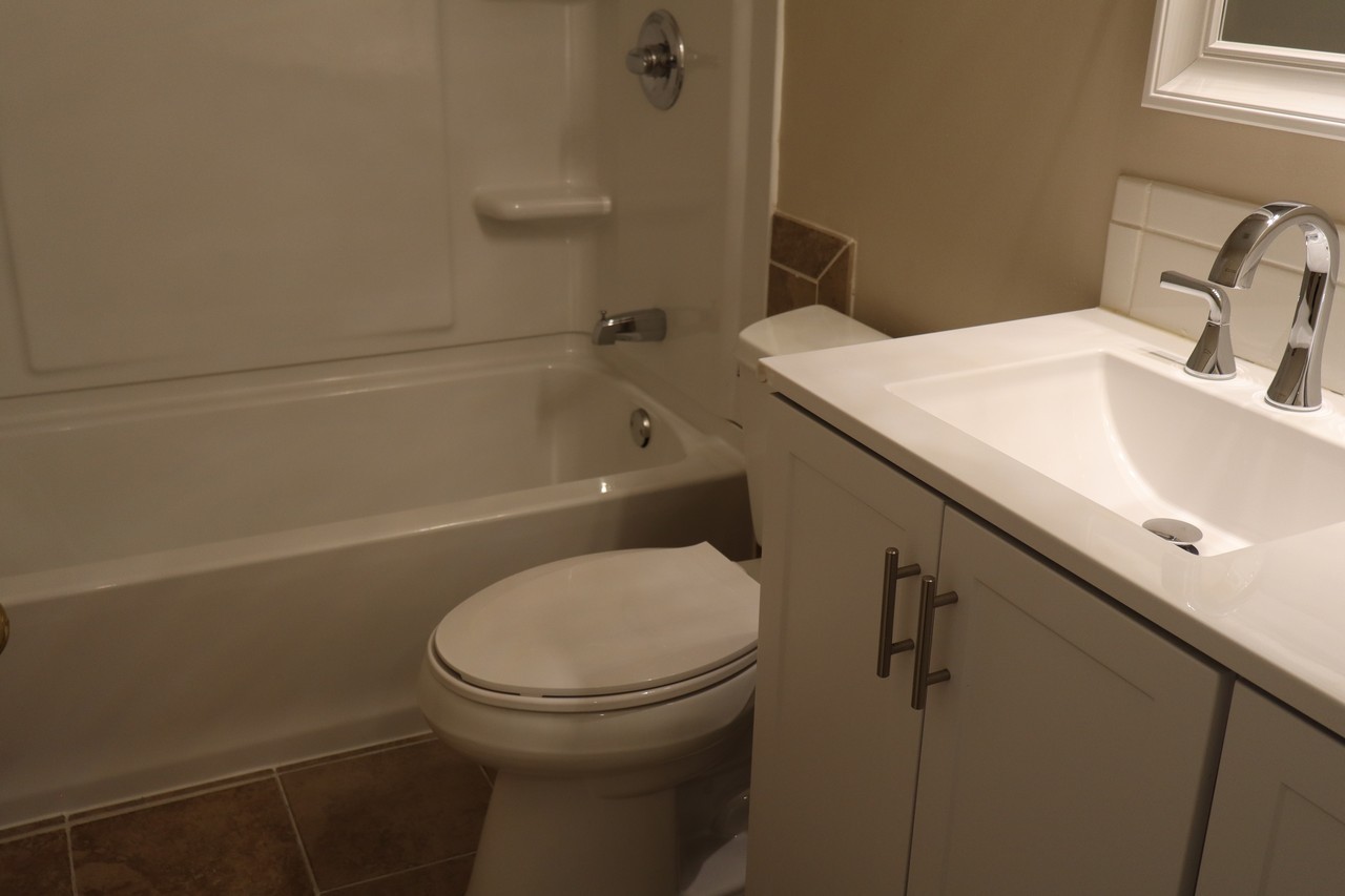 402 Watrous Ave #NA - Photo 6 of 21