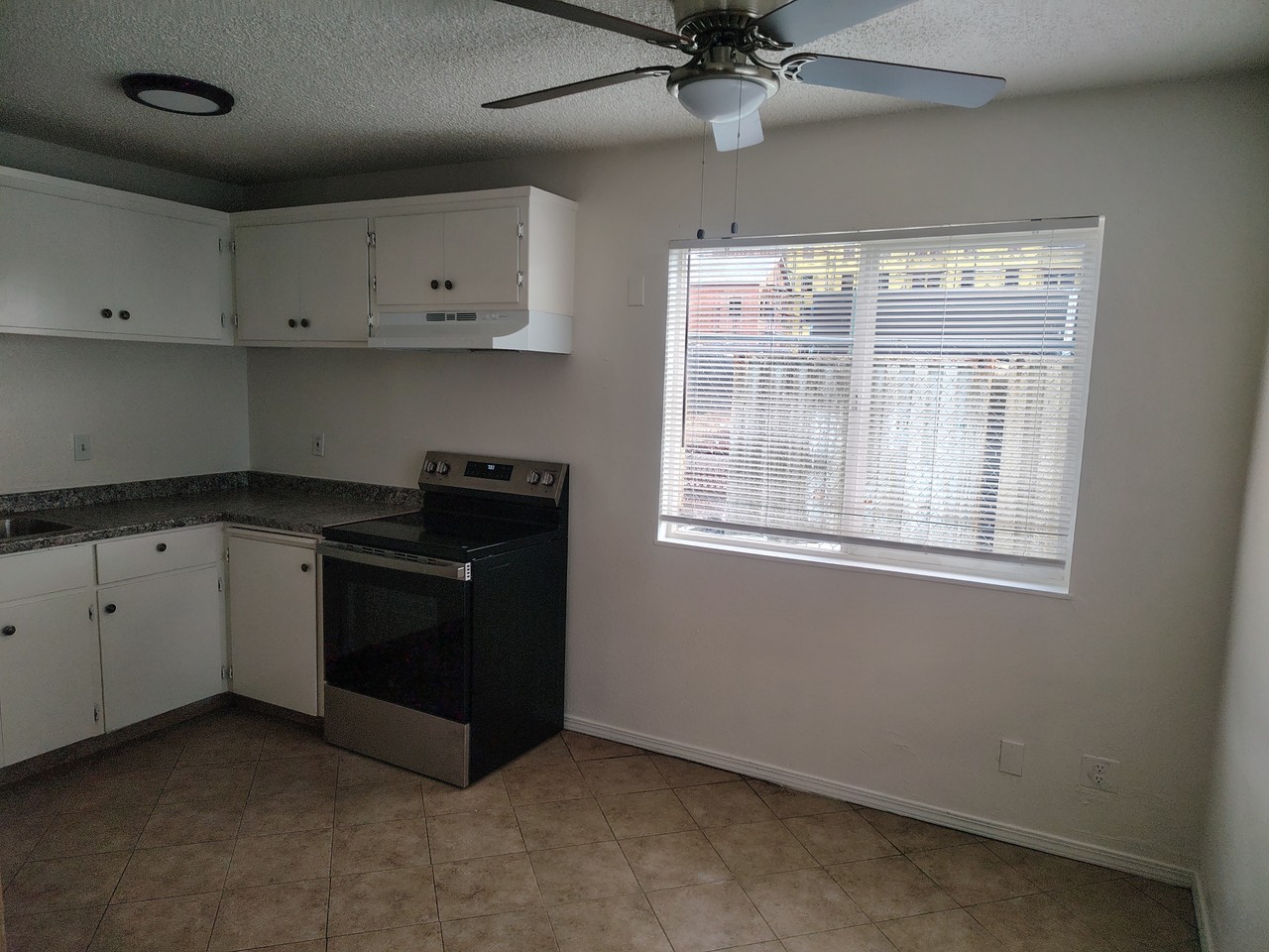 505 Pacific Ave #4D - Photo 2 of 7