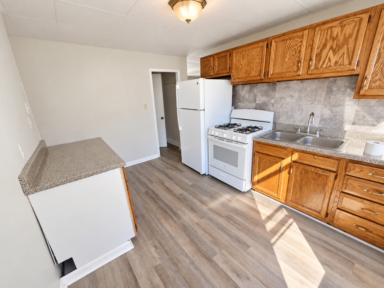 146 W Dorrance St #2R - Photo 2 of 10