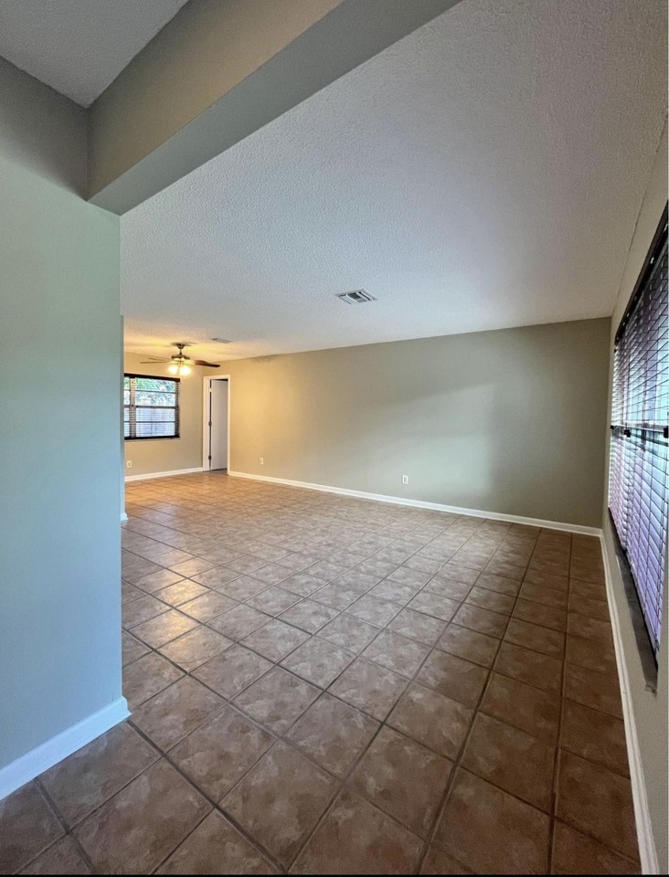 2224 Willow Tree Trl #NA - Photo 4 of 19