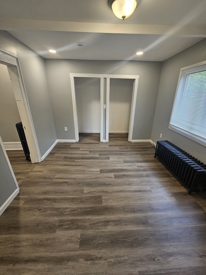 122 W Main St #NA - Photo 5 of 8