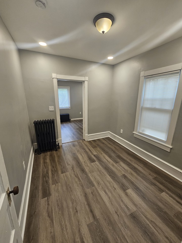 122 W Main St #NA - Photo 6 of 8