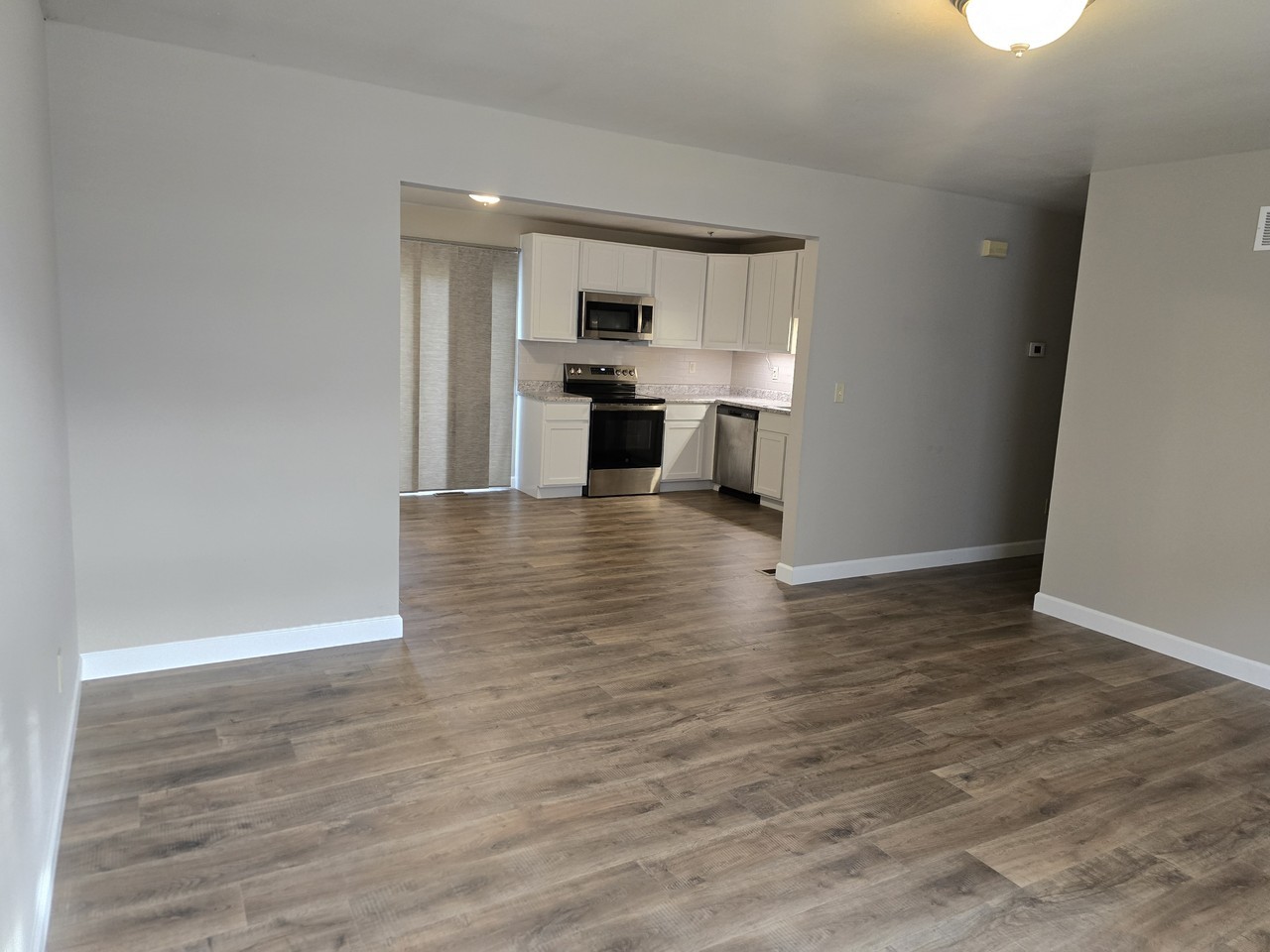 451 Westminster Dr #NA - Photo 2 of 9