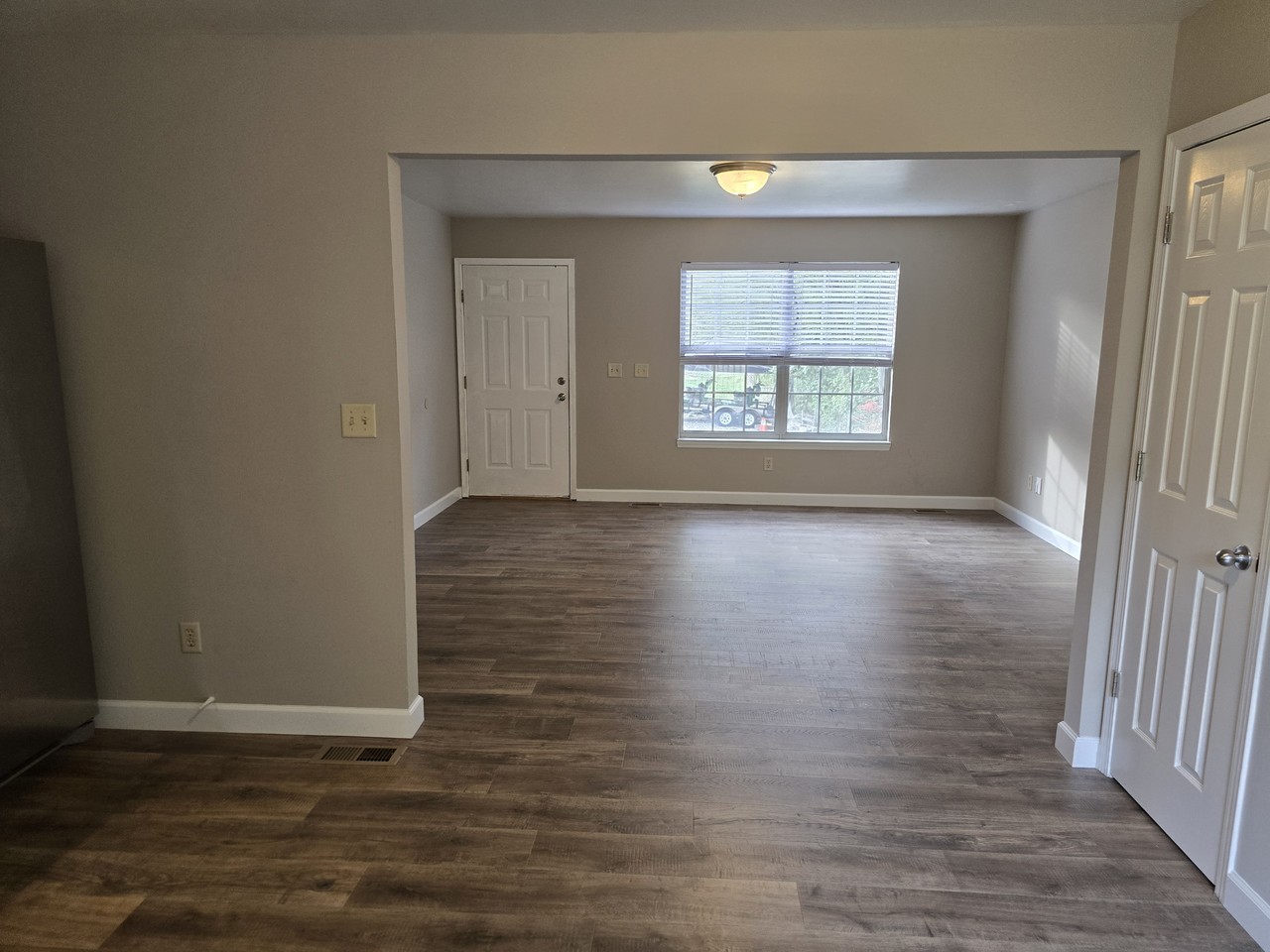 451 Westminster Dr #NA - Photo 4 of 9