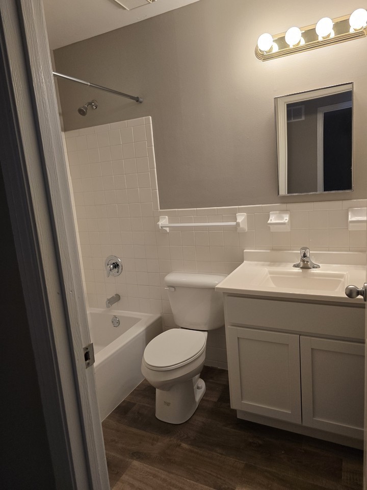451 Westminster Dr #NA - Photo 6 of 9