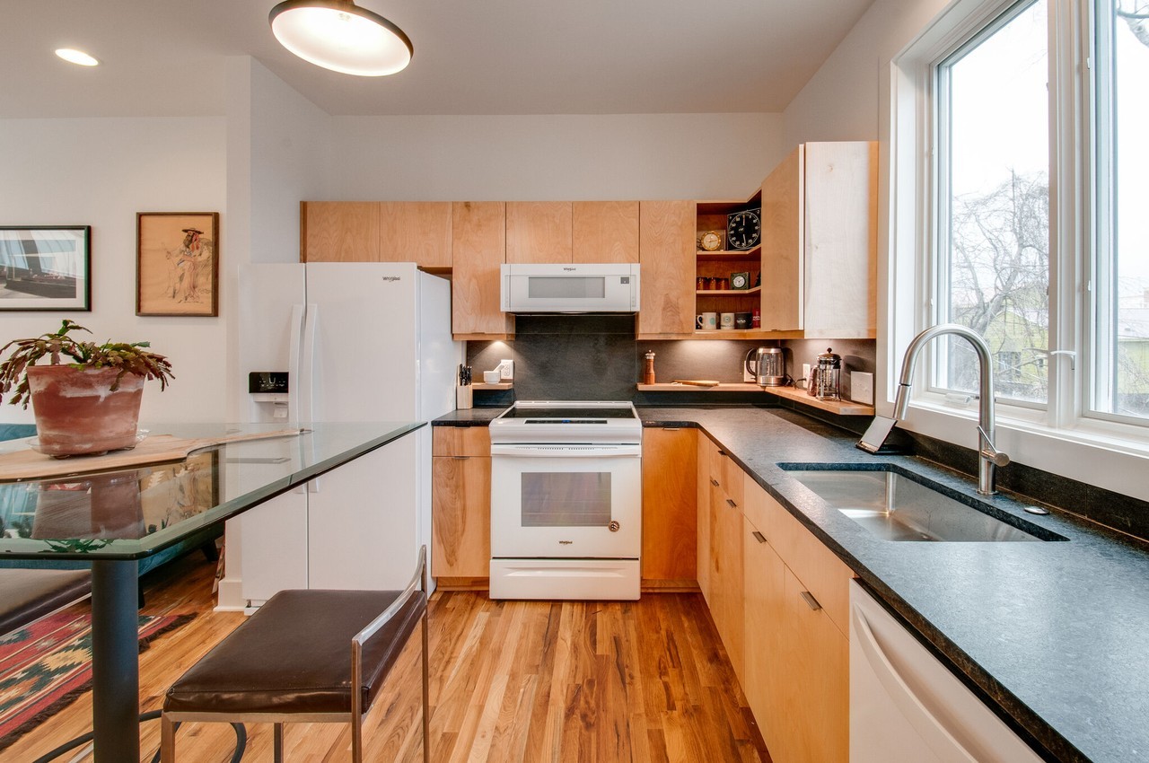 2513 White Ave #8 - Photo 4 of 15