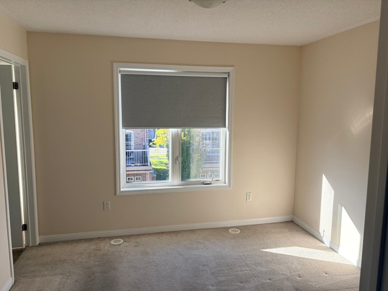 3185 Boxford Cres - Photo 7 of 11