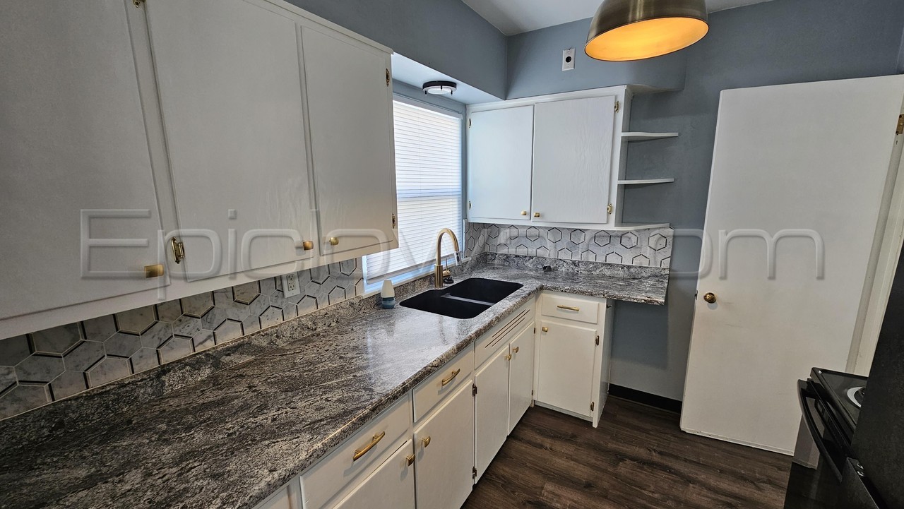 1052 20th St Se #1 - Photo 5 of 25