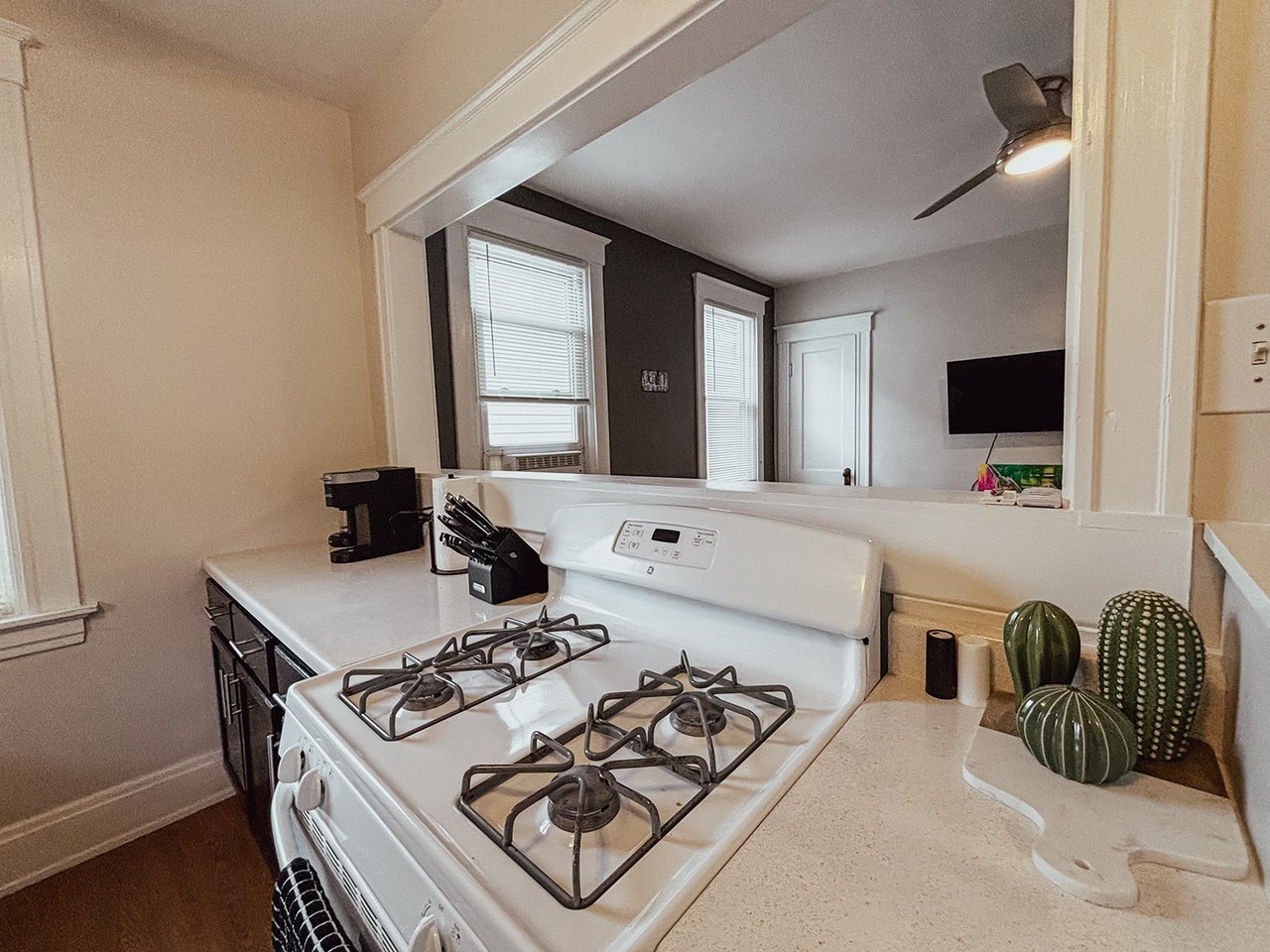 2270 Monroe Ave #2 - Photo 6 of 10