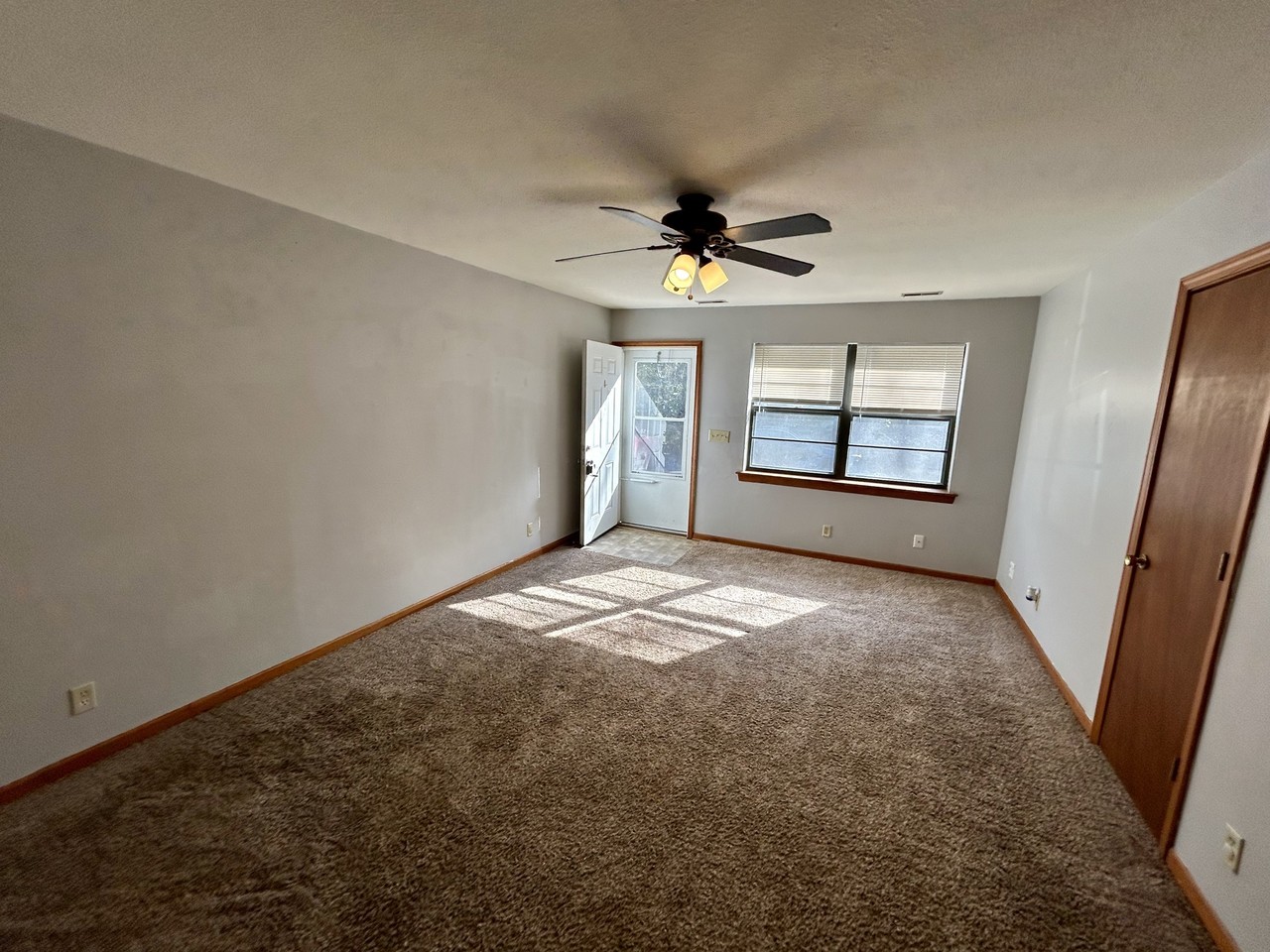 1221 Pine St #1225 - Photo 2 of 8