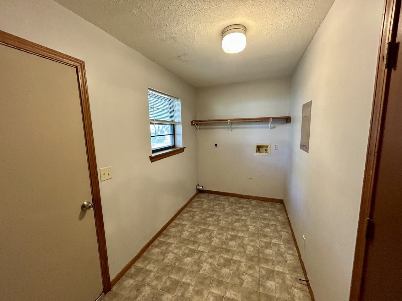 1221 Pine St #1225 - Photo 6 of 8