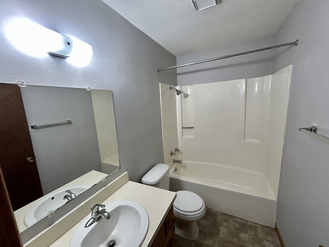 1221 Pine St #1225 - Photo 7 of 8