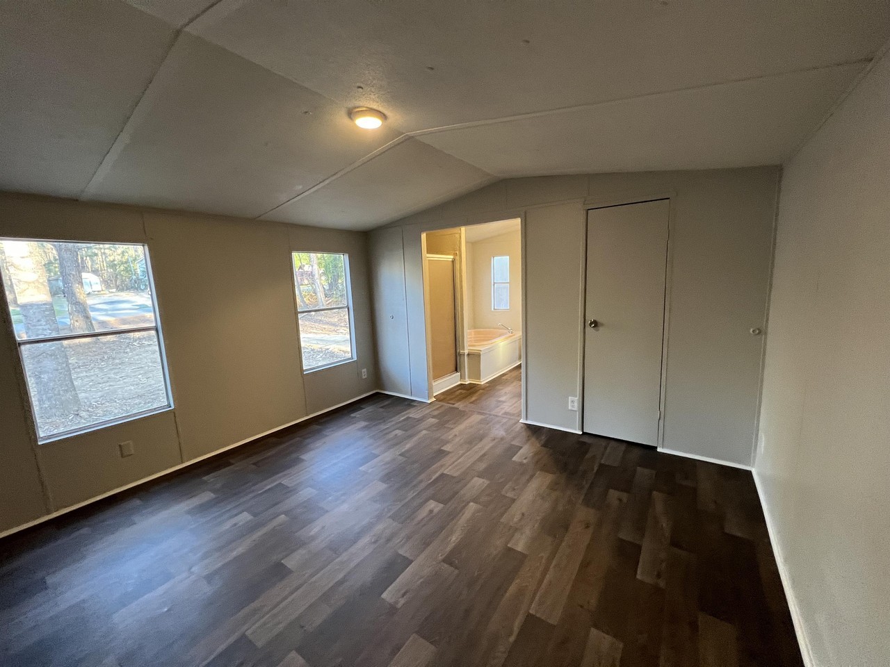 4904 Buttonwood Dr Se - Photo 2 of 10