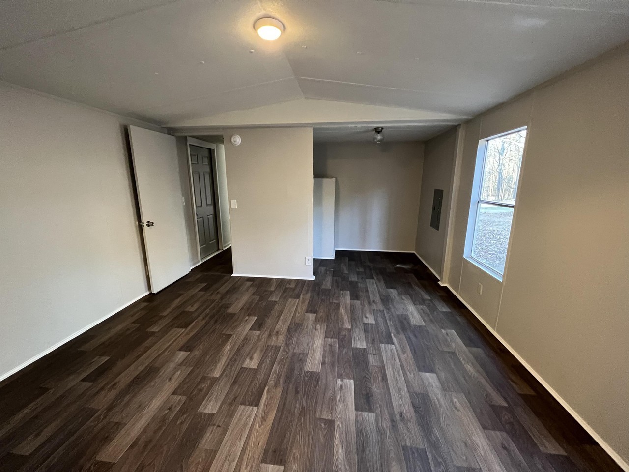 4904 Buttonwood Dr Se - Photo 3 of 10