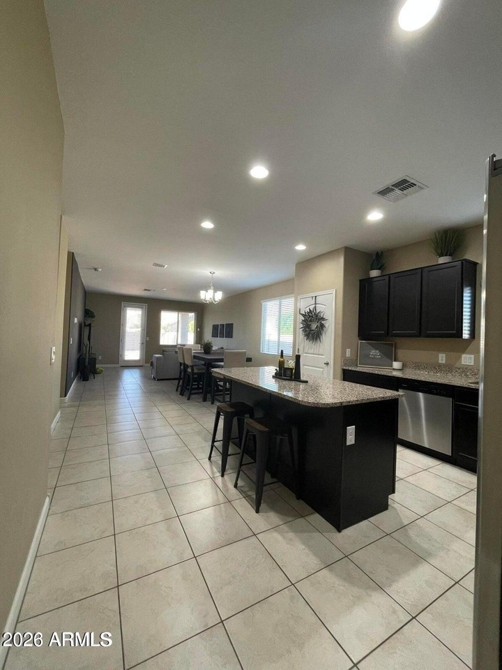 41250 W Williams Way - Photo 5 of 20