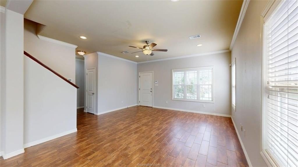 106 Richards St - Photo 3 of 29