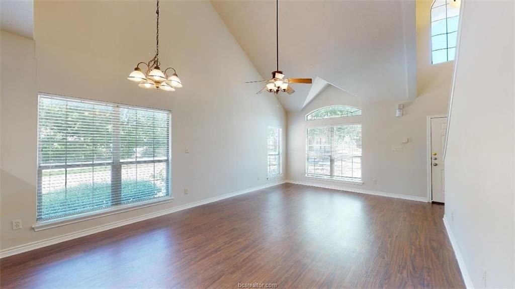 1625 Park Pl - Photo 5 of 37