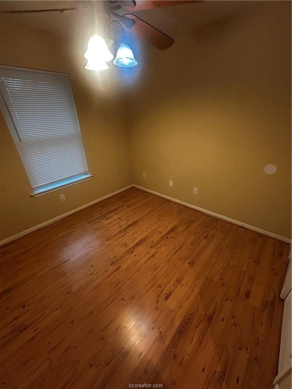 614 Banks St - Photo 7 of 13