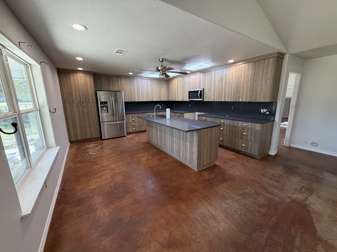 231 Deer Dr #1 - Photo 2 of 6