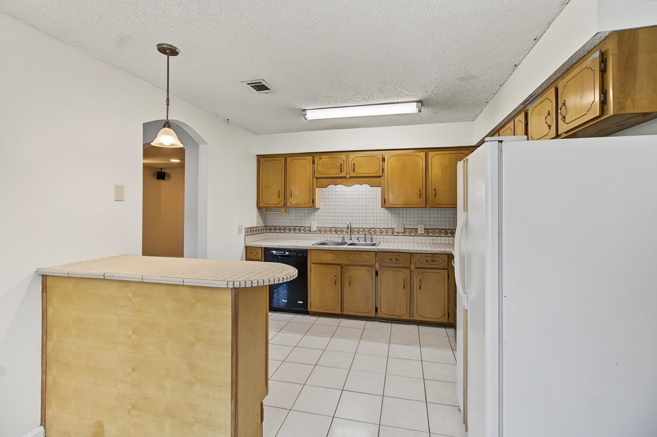 807 Barony Ct #1 - Photo 7 of 38