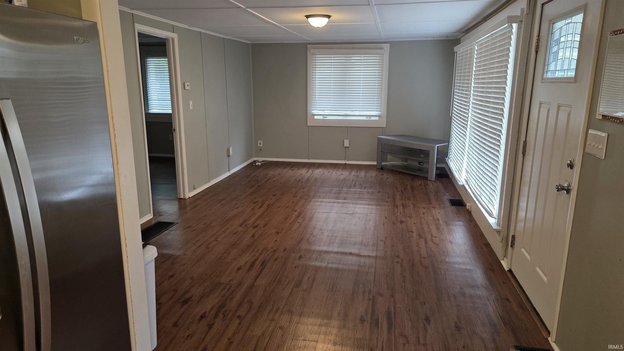 212 S Roosevelt St #1-2 - Photo 3 of 16
