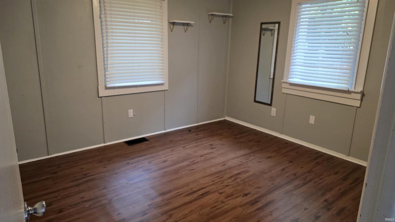 212 S Roosevelt St #1-2 - Photo 4 of 16