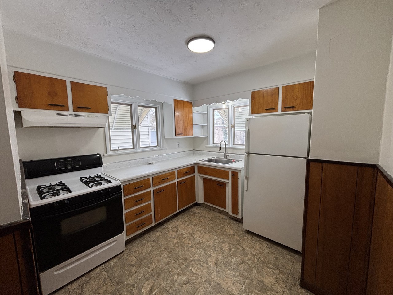 72 Martinot Ave #1 - Photo 6 of 12