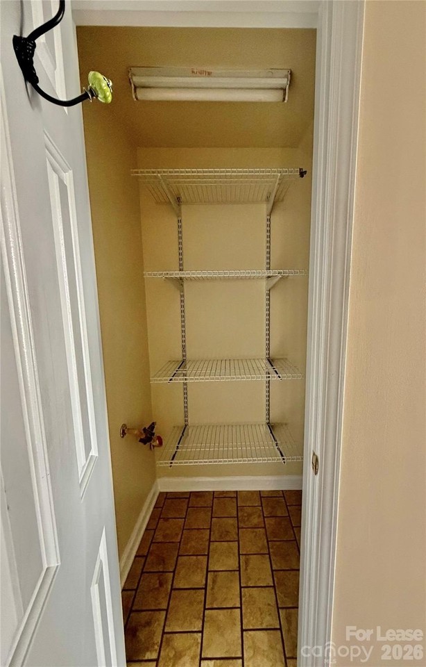 2037 Lennox Square Rd - Photo 5 of 29