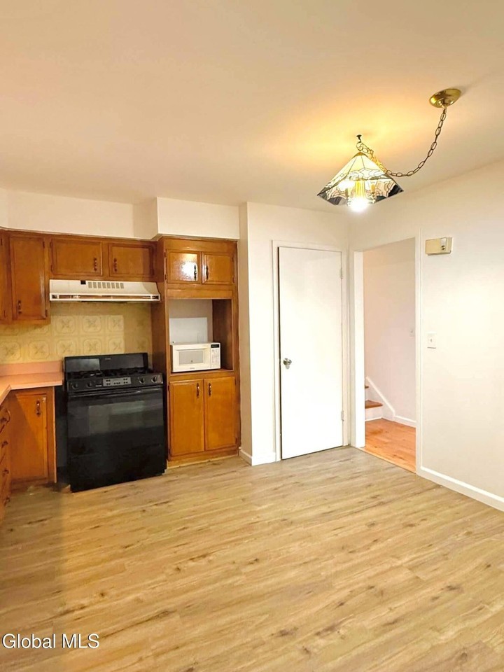 1614 Wendell Ave - Photo 5 of 27