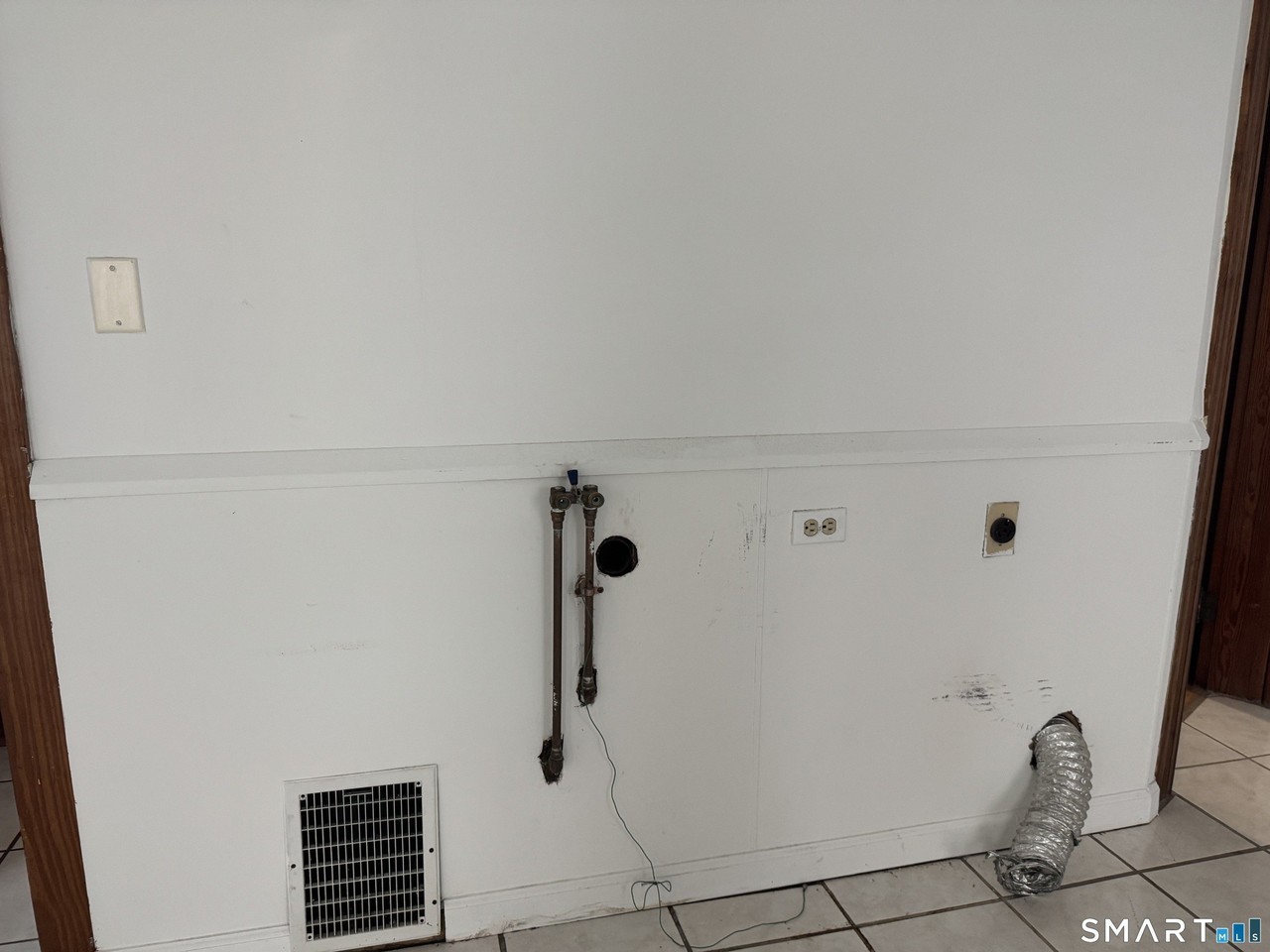 251 Olivia St #1stFL - Photo 4 of 13