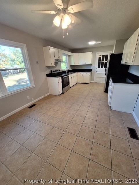5627 Carson Dr - Photo 4 of 19