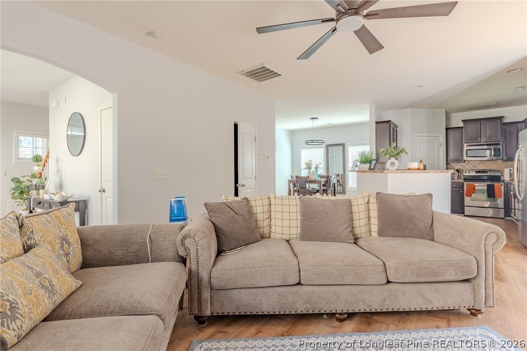 371 River Oak St - Photo 7 of 38