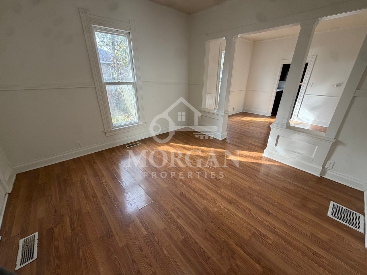 2011 Noble St - Photo 2 of 9