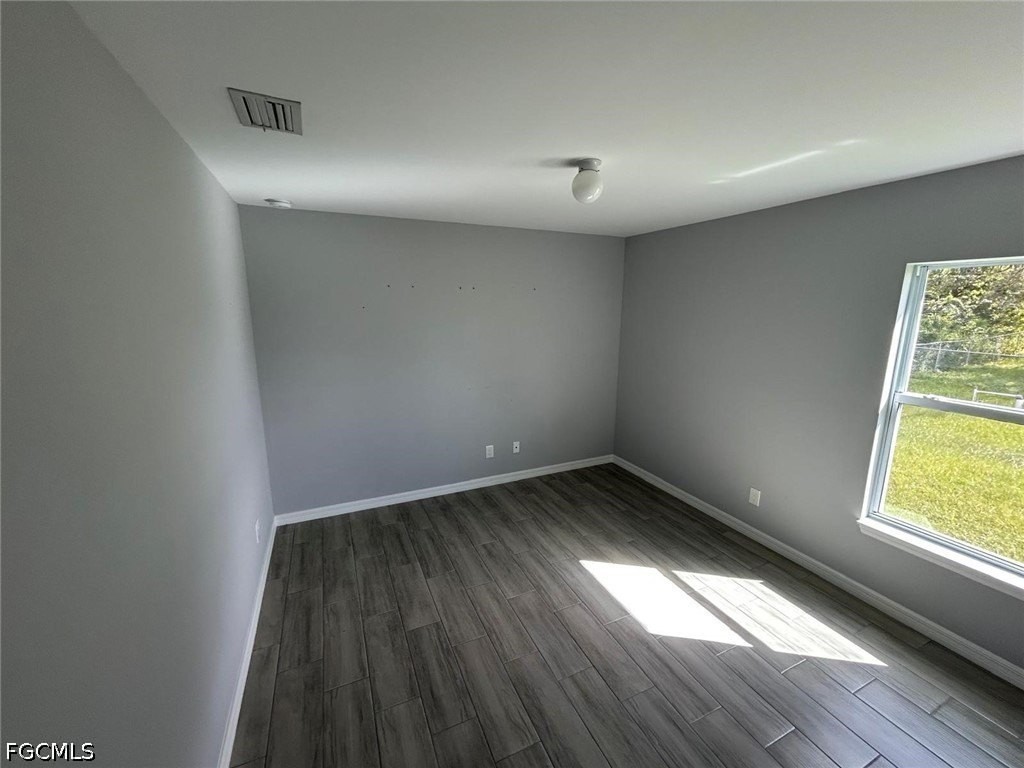 2819 31st St W - Photo 5 of 24