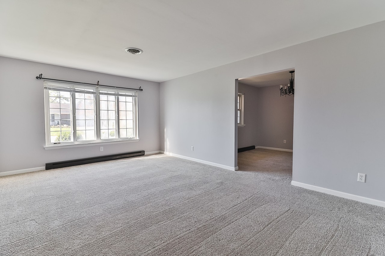 1660 Victoria Ln #1 - Photo 2 of 10