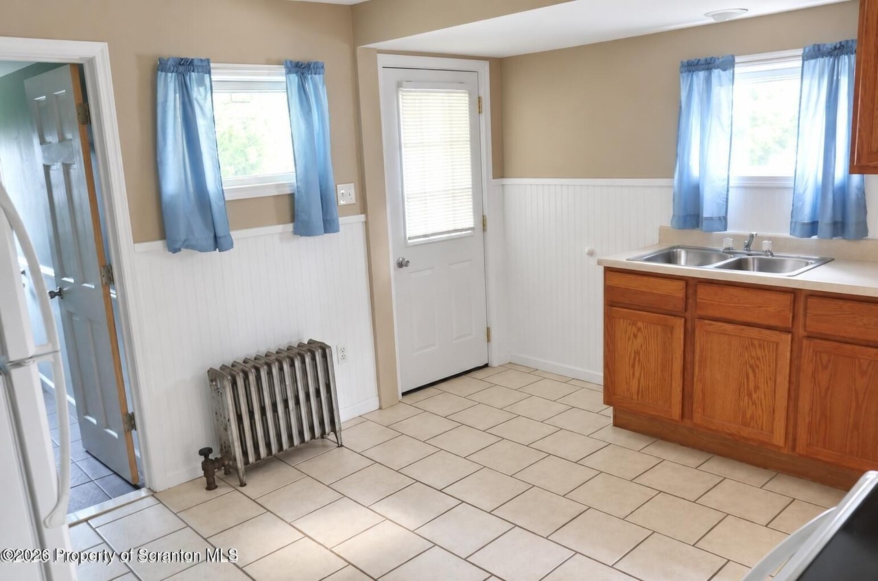 391 W 6th St - Photo 7 of 18