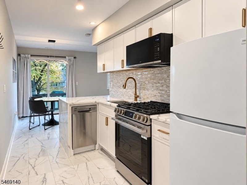3 Sugar Loaf Ct #6 - Photo 2 of 15