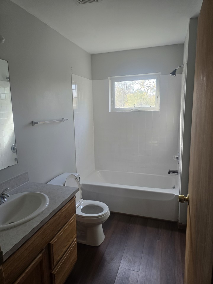 102 E Montcalm St #1 - Photo 7 of 12