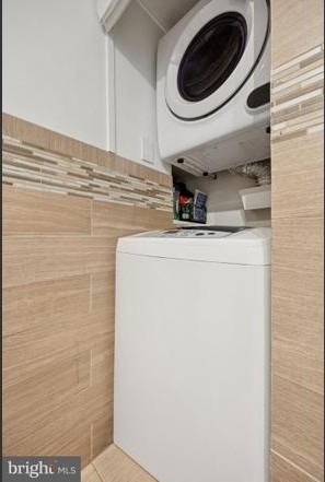1021 Clinton St #7 - Photo 5 of 15