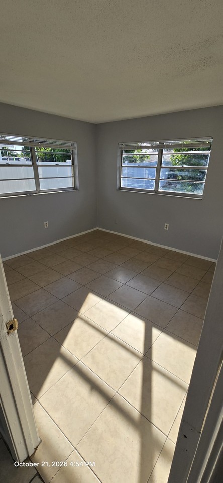 3824 9th St E #3826 - Photo 4 of 22