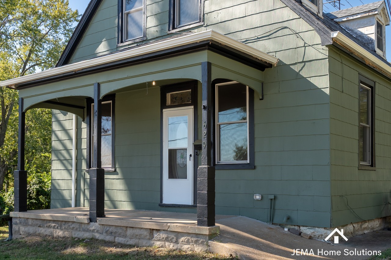 629 Elm St #1 - Photo 2 of 15