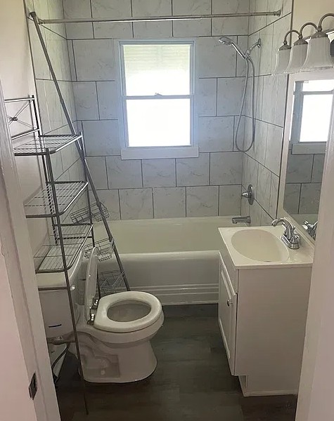 1412 Nutwood St #1 - Photo 5 of 9
