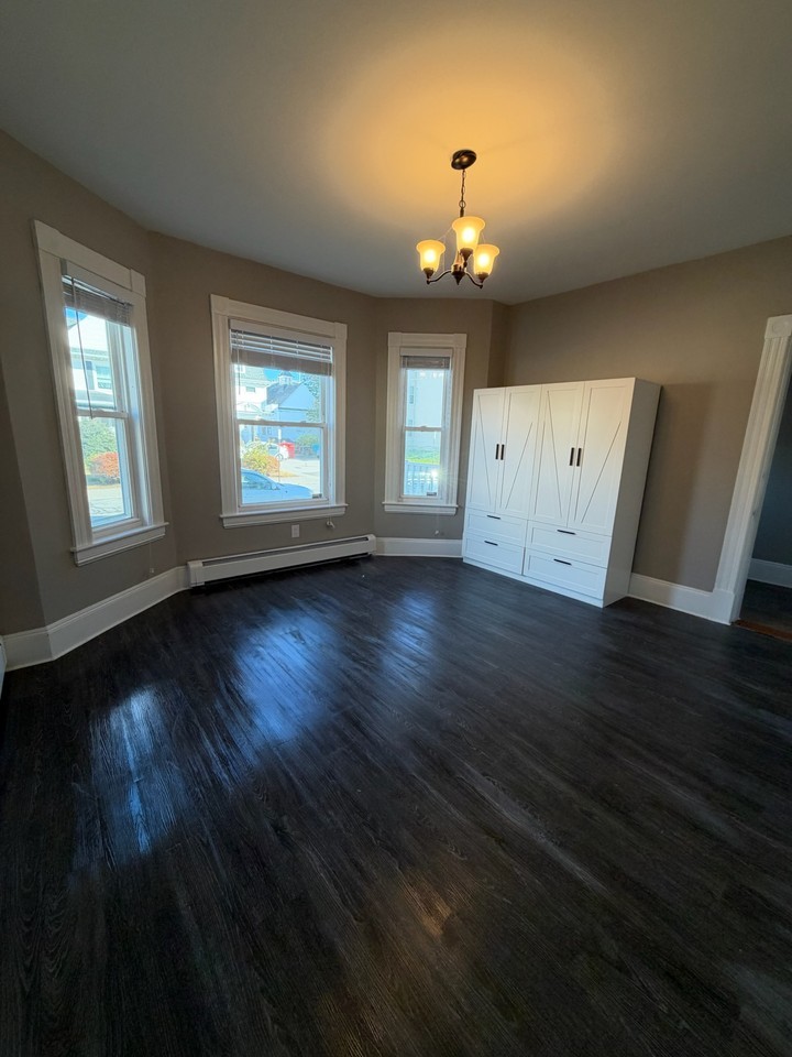502 Cartier St #1 - Photo 4 of 14