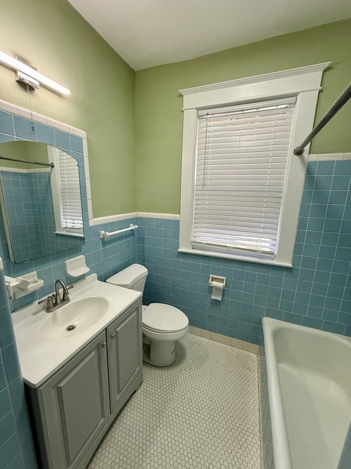 1937 Lyndale Ave - Photo 7 of 13