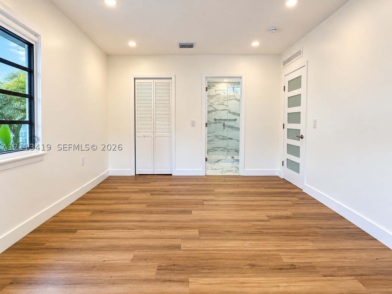 430 Ne 110th Ter #0 - Photo 7 of 19
