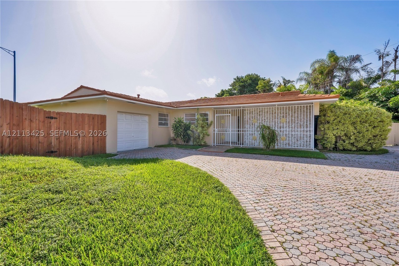 8825 Sw 85th Ave - Photo 3 of 26