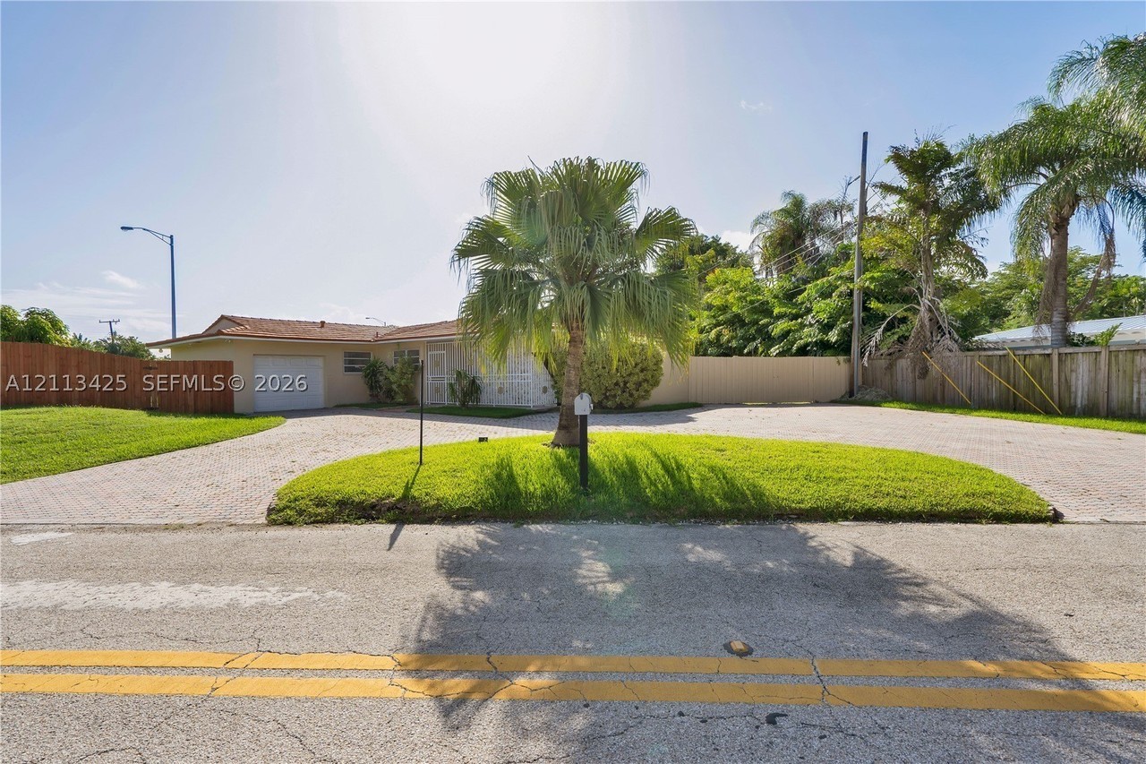 8825 Sw 85th Ave - Photo 5 of 26